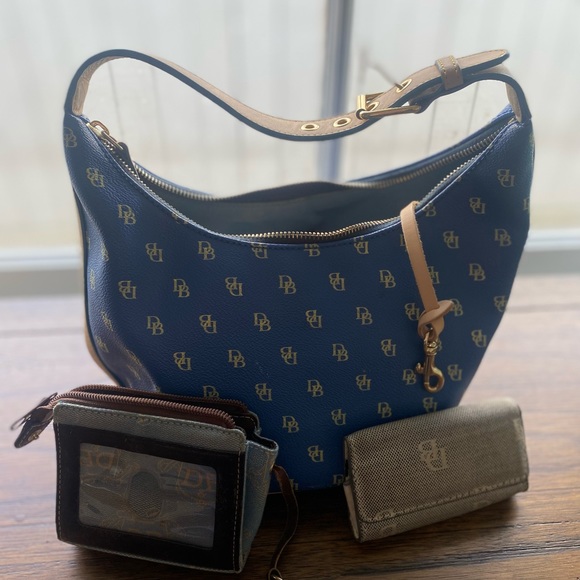 Dooney & Bourke Pebbled Leather Hobo Bucket Purse with 2 Wallets - Picture 4 of 14